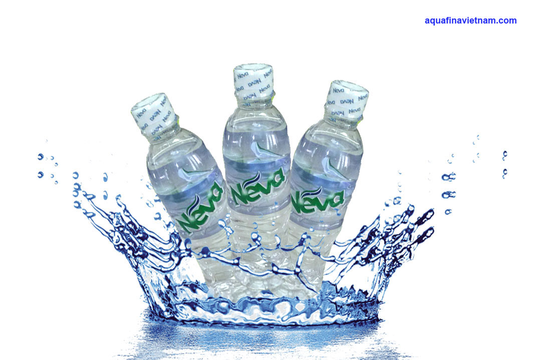 Nên chọn mua nước tinh khiết Aquafina hay Neva?